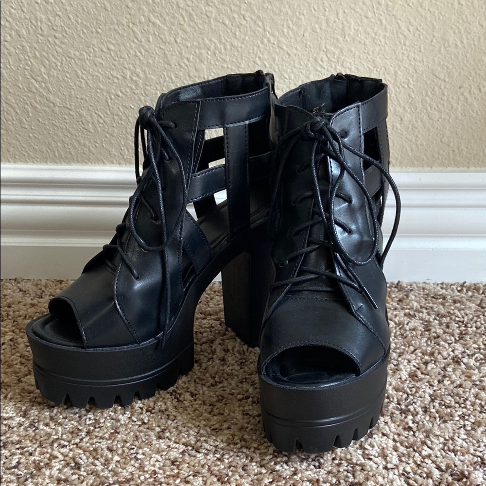 Black Platform Lace-Up Women's Shoes